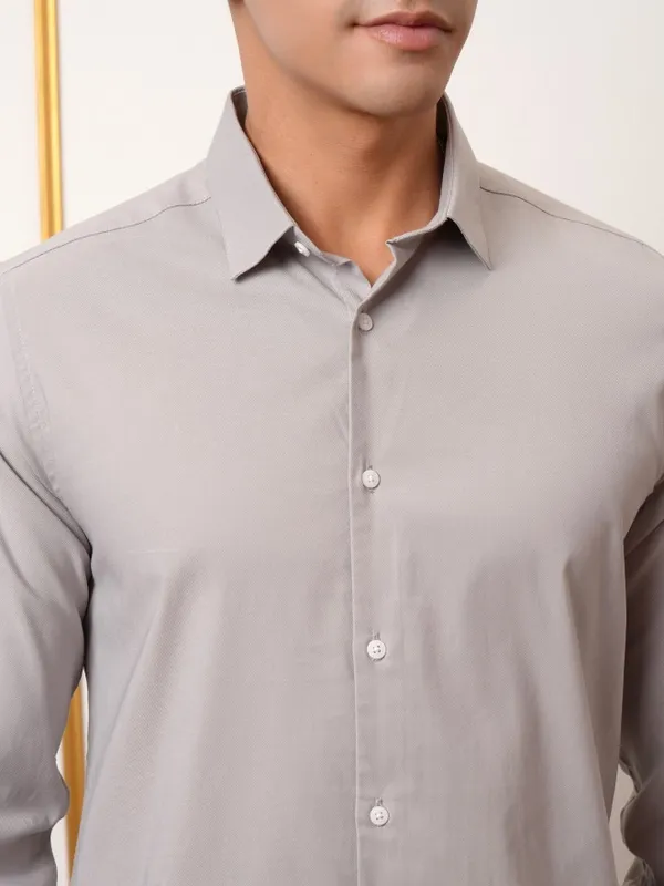  Locomotive Men Grey Solid Slim Fit Casual Shirts