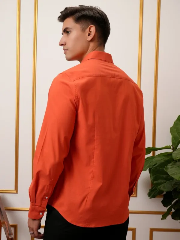  Locomotive Men Orange Solid Slim Fit Casual Shirts