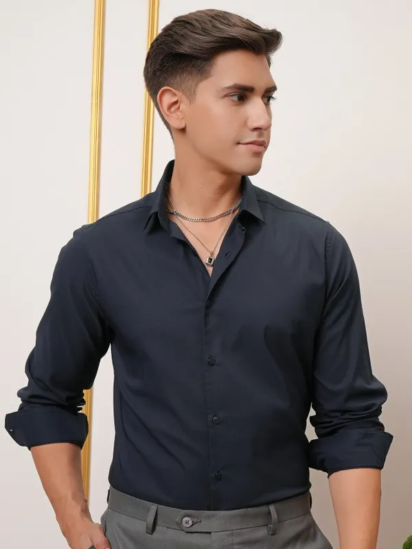  Locomotive Men Navy Blue Solid Slim Fit Casual Shirts