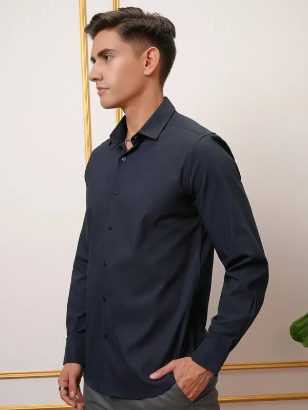  Locomotive Men Navy Blue Solid Slim Fit Casual Shirts
