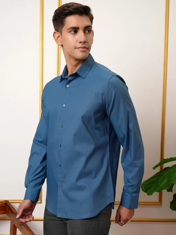 Locomotive Men Blue Solid Slim Fit Casual Shirts