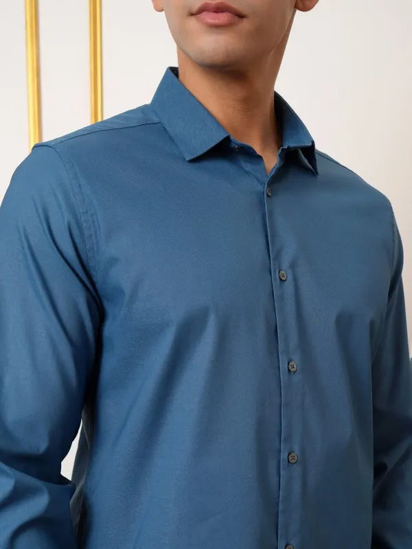  Locomotive Men Blue Solid Slim Fit Casual Shirts