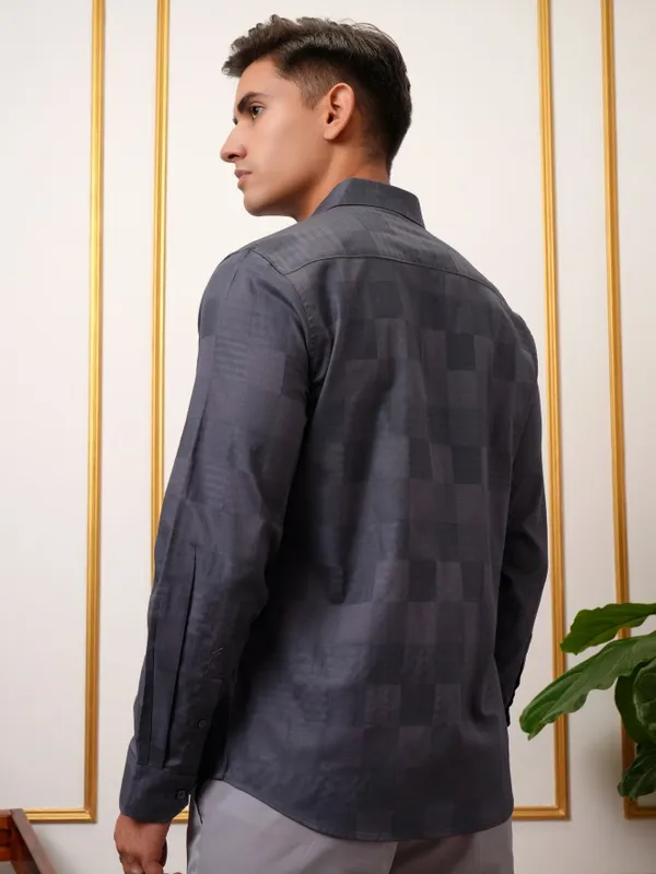 Locomotive Men Grey Self Design Slim Fit Casual Shirts