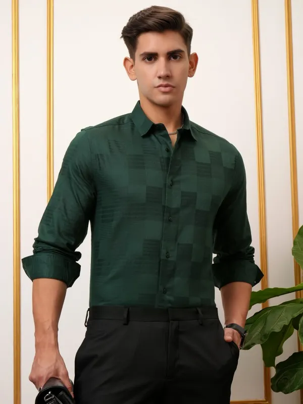 Locomotive Men Green Self Design Slim Fit Casual Shirts