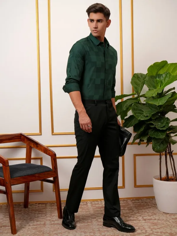 Locomotive Men Green Self Design Slim Fit Casual Shirts