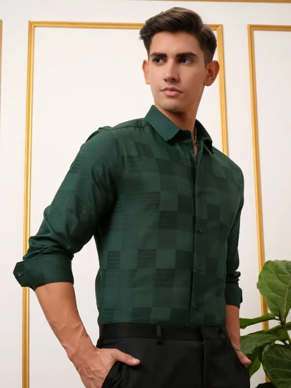 Locomotive Men Green Self Design Slim Fit Casual Shirts