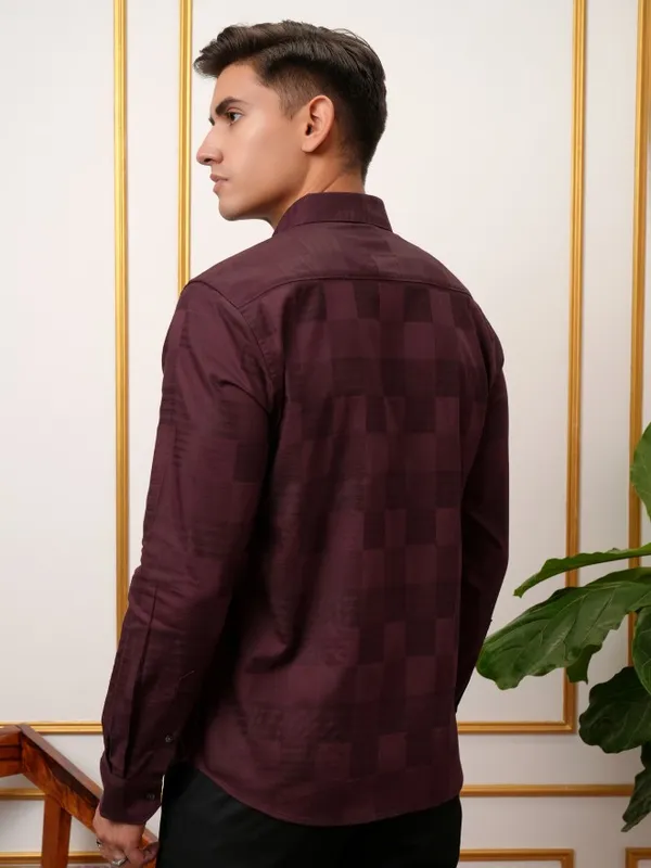 Locomotive Men Maroon Self Design Slim Fit Casual Shirts