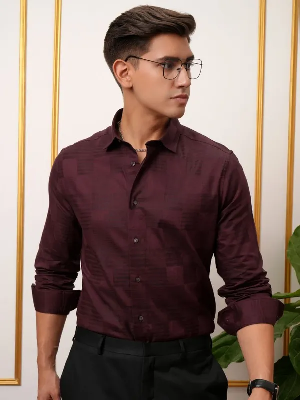 Locomotive Men Maroon Self Design Slim Fit Casual Shirts
