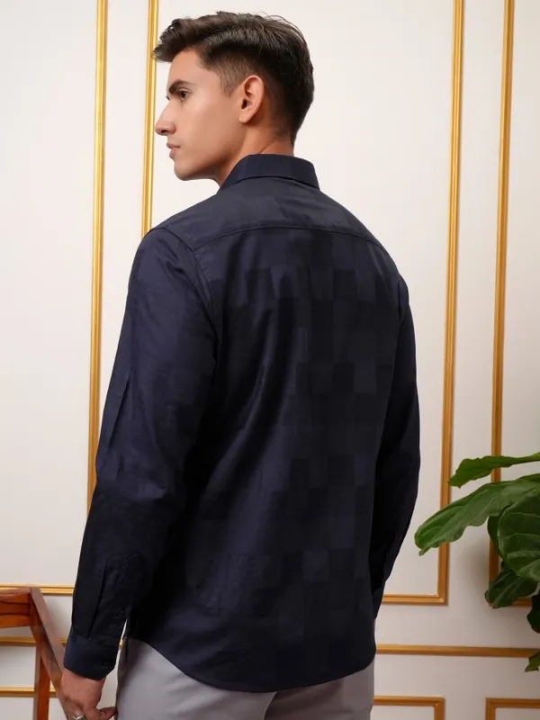 Locomotive Men Navy Blue Textured Slim Fit Casual Shirt