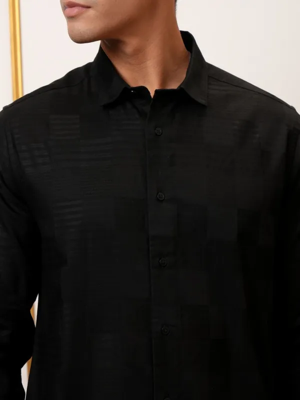  Locomotive Men Black Solid Slim Fit Casual Shirts