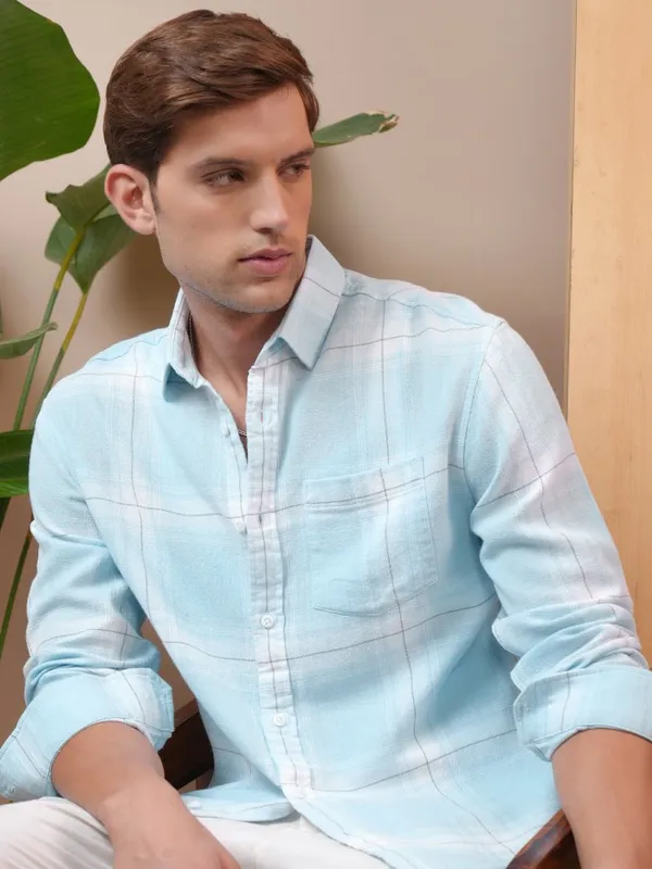  Locomotive Men Blue Checked Regular Fit Casual Shirts