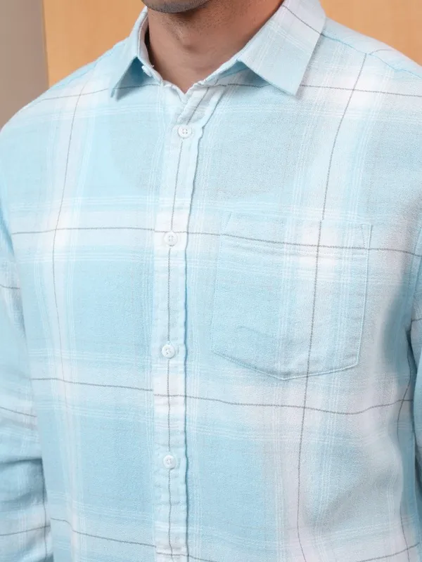  Locomotive Men Blue Checked Regular Fit Casual Shirts