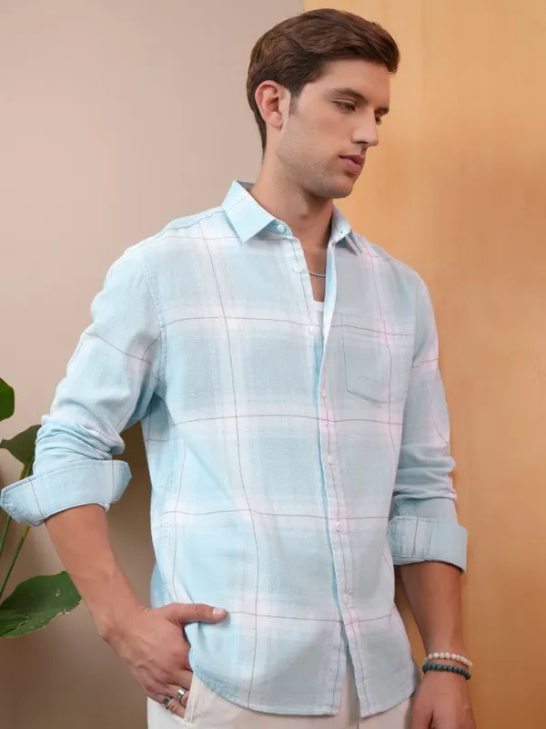  Locomotive Men Blue Checked Regular Fit Casual Shirts