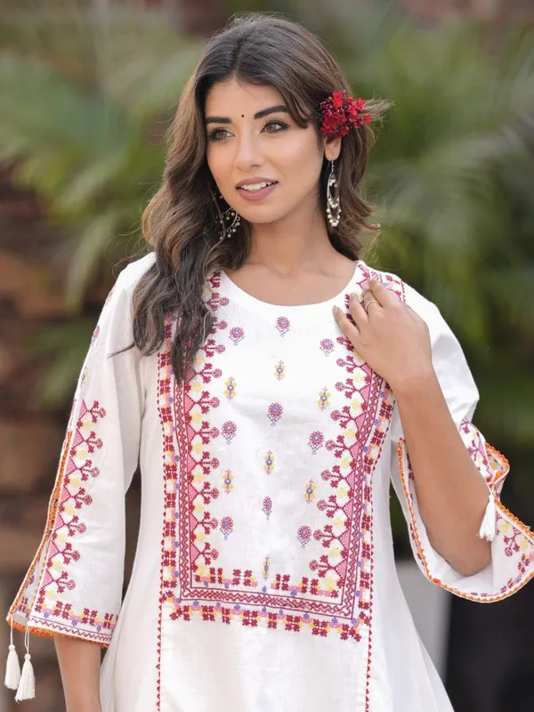  Vishudh Women White Embroidered Kurta Sets