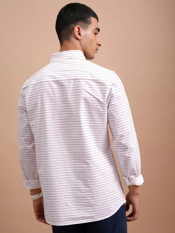 Highlander Men White Striped Slim Fit Casual Shirts