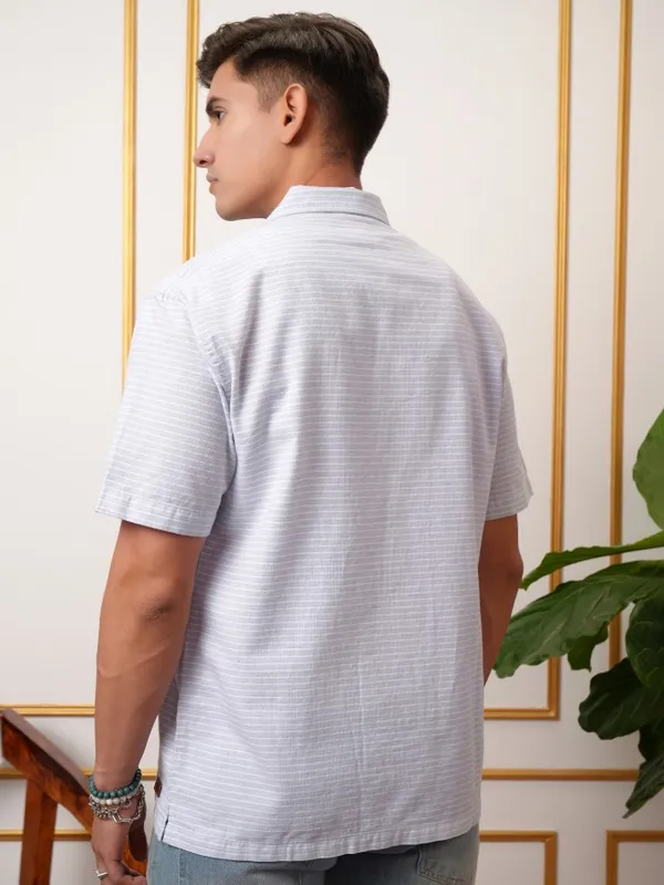  Locomotive Men Blue Striped Regular Fit Casual Shirts