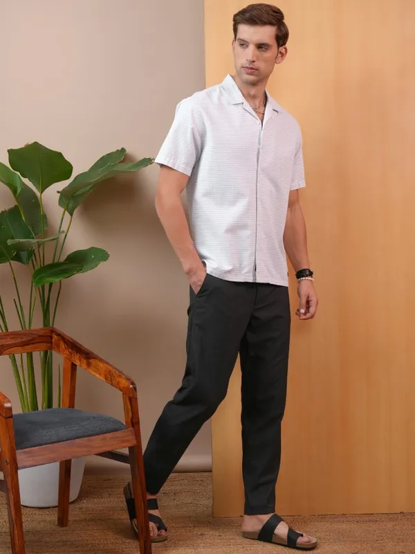  Locomotive Men Grey Striped Regular Fit Casual Shirts