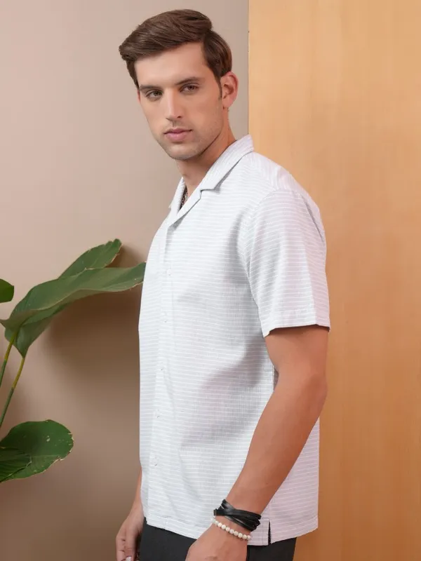  Locomotive Men Grey Striped Regular Fit Casual Shirts