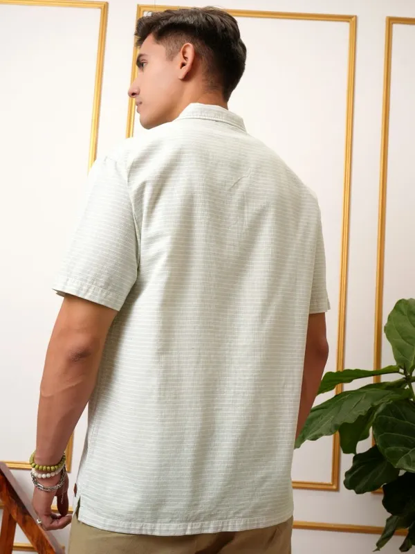  Locomotive Men Green Striped Regular Fit Casual Shirts