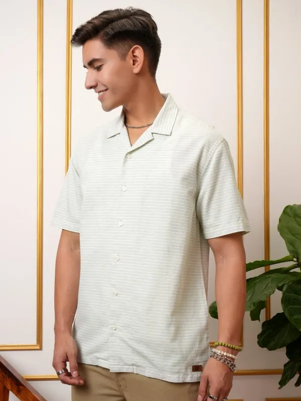  Locomotive Men Green Striped Regular Fit Casual Shirts
