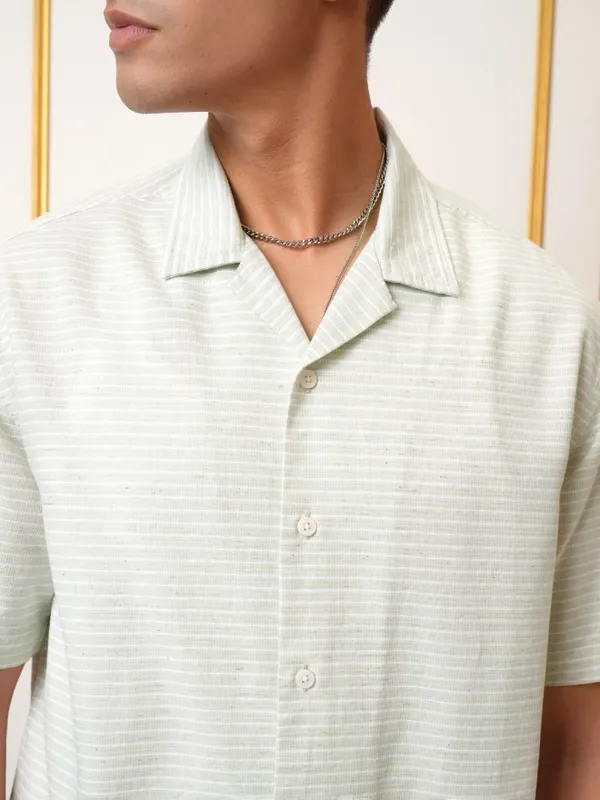  Locomotive Men Green Striped Regular Fit Casual Shirts