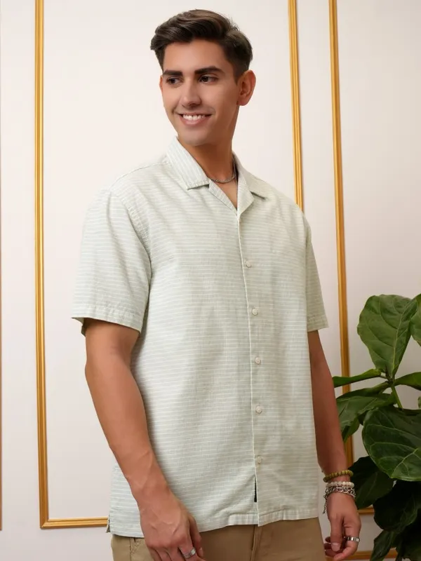  Locomotive Men Green Striped Regular Fit Casual Shirts