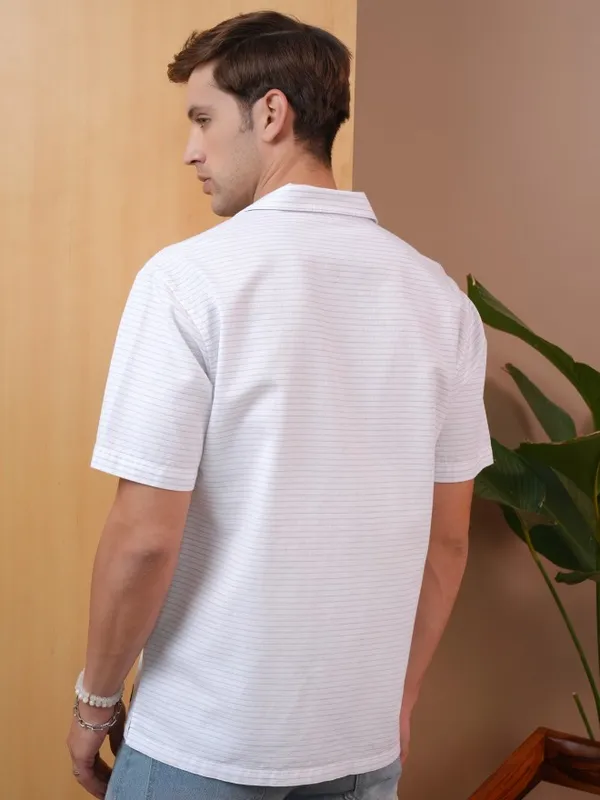  Locomotive Men White Striped Regular Fit Casual Shirts