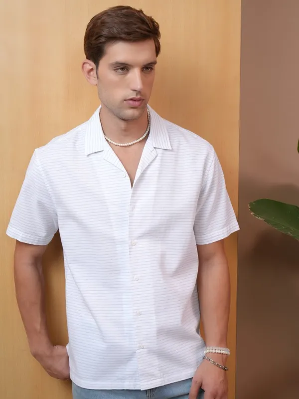  Locomotive Men White Striped Regular Fit Casual Shirts