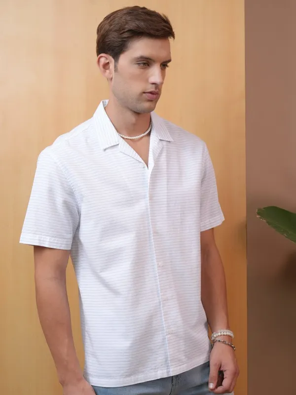  Locomotive Men White Striped Regular Fit Casual Shirts