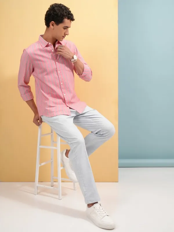  Highlander Men Pink Striped Slim Fit Casual Shirts