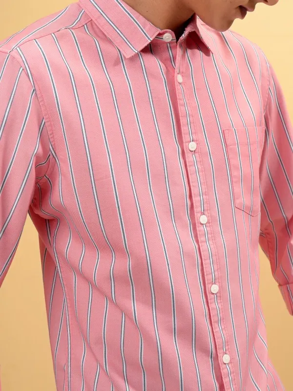  Highlander Men Pink Striped Slim Fit Casual Shirts