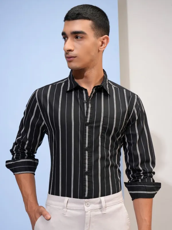  Highlander Men Black Striped Slim Fit Casual Shirts