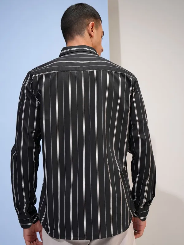  Highlander Men Black Striped Slim Fit Casual Shirts