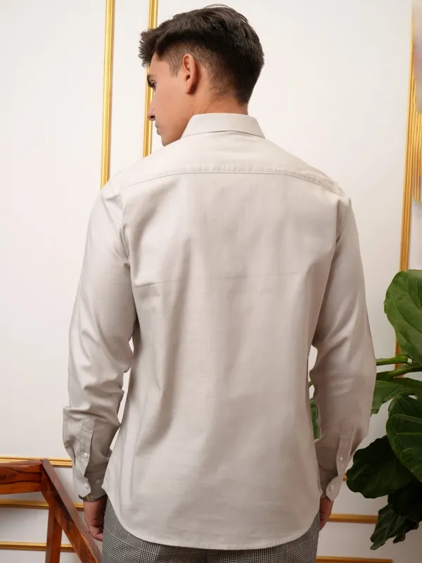 Locomotive Men Beige Solid Slim Fit Casual Shirt