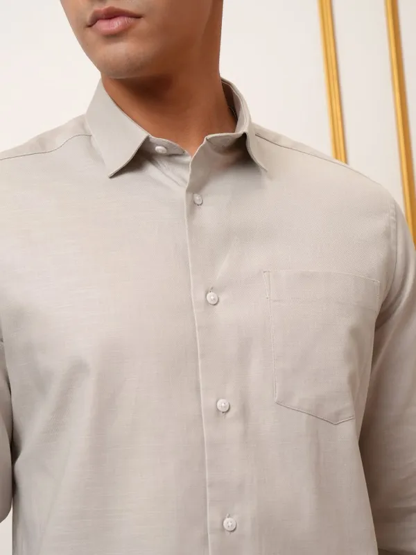 Locomotive Men Beige Solid Slim Fit Casual Shirt