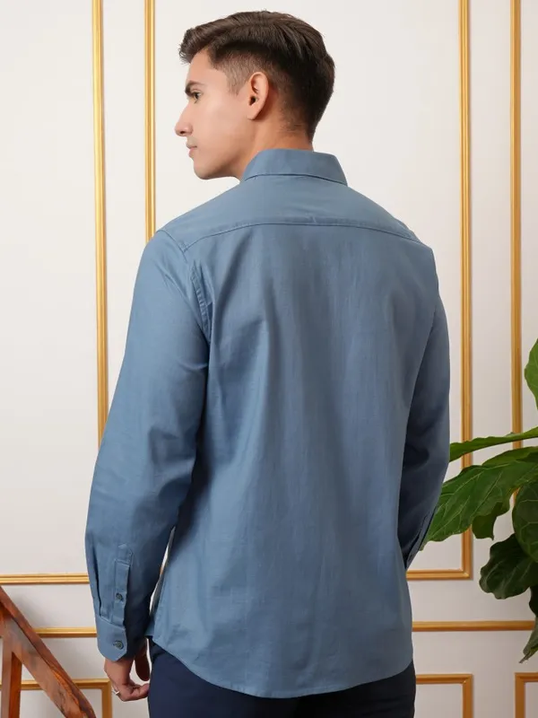  Locomotive Men Blue Solid Slim Fit Casual Shirts