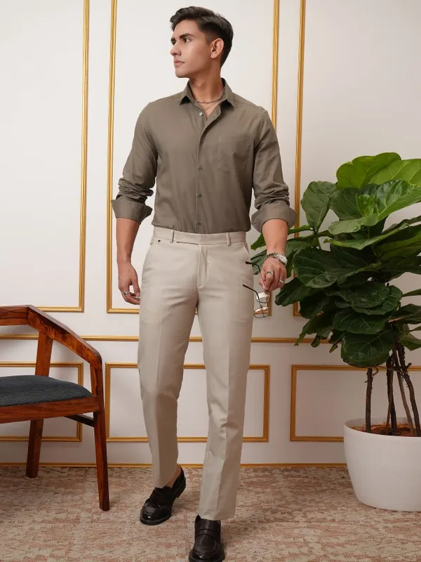  Locomotive Men Khaki Solid Slim Fit Casual Shirts