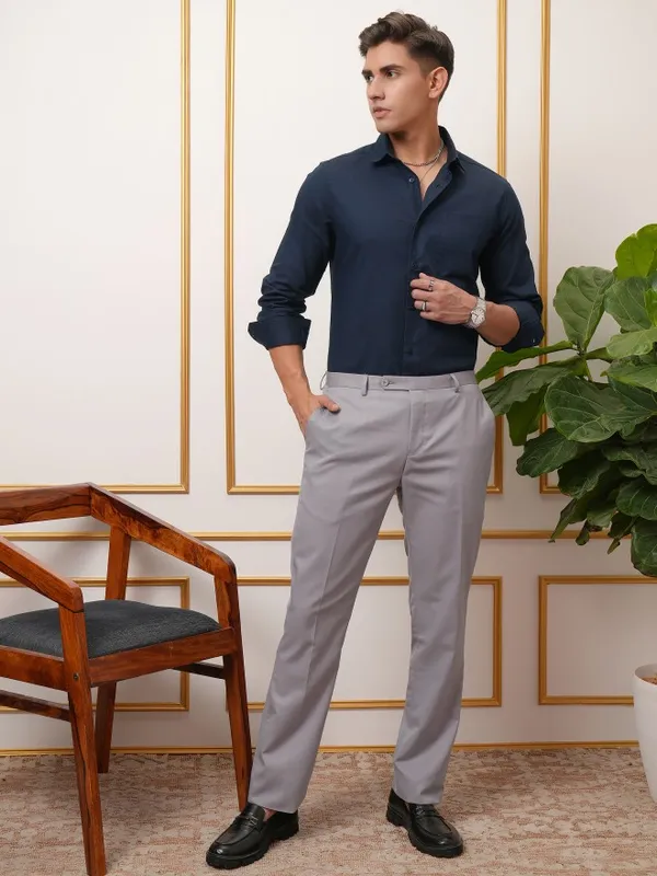  Locomotive Men Navy Blue Solid Slim Fit Casual Shirts