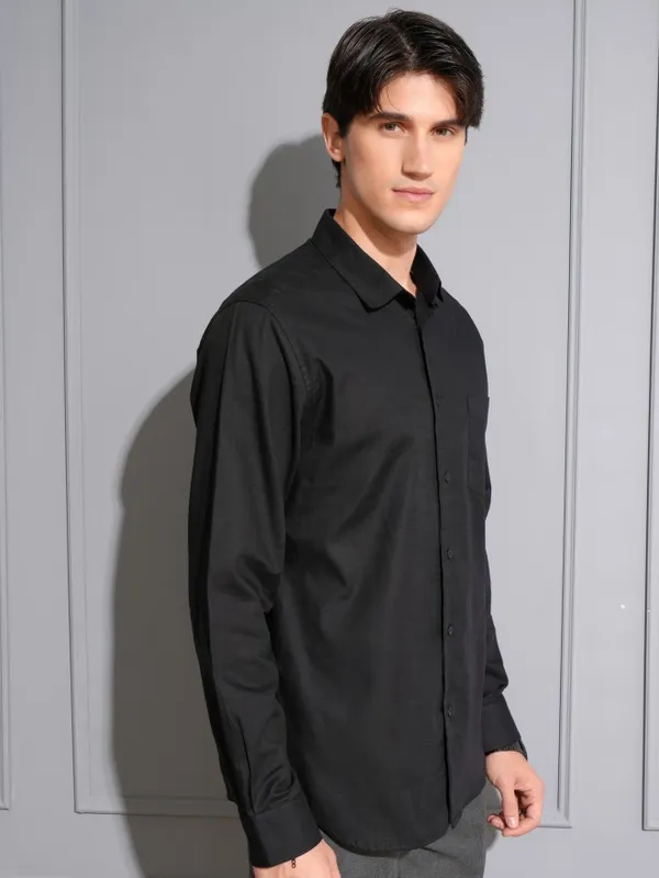 Locomotive Men Black Solid Slim Fit Casual Shirt