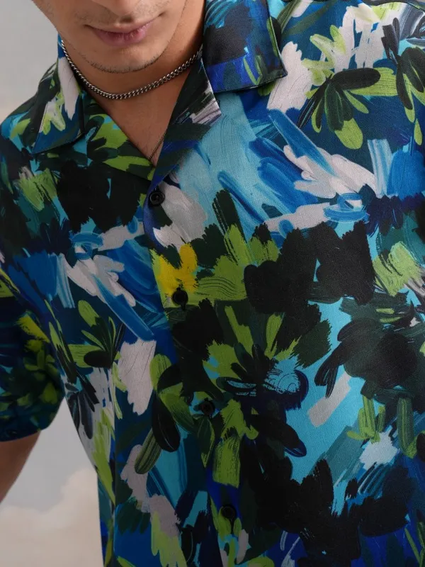  Highlander Men Multi Printed Regular Fit Casual Shirts