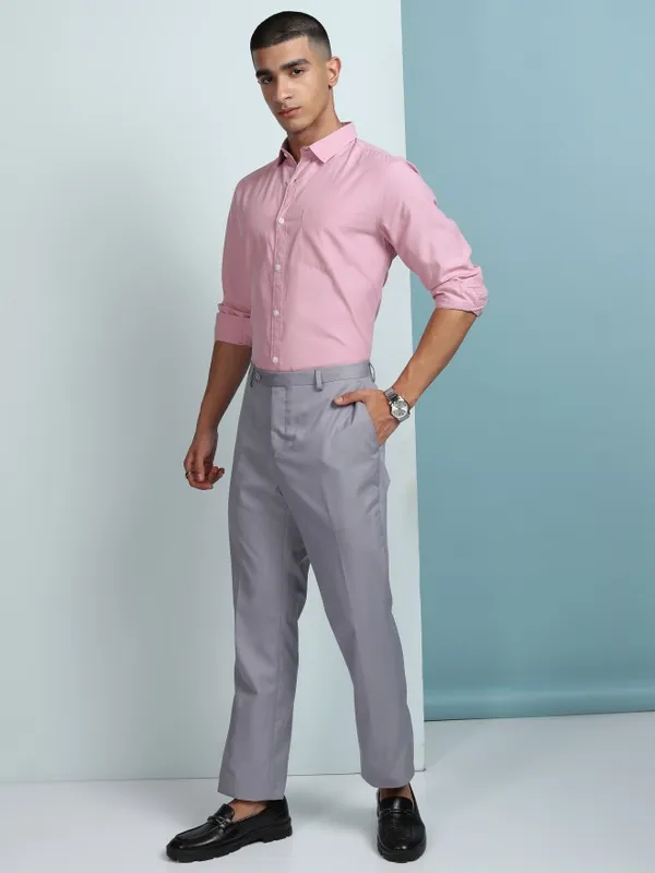 Highlander Men Pink Solid Slim Fit Casual Shirt