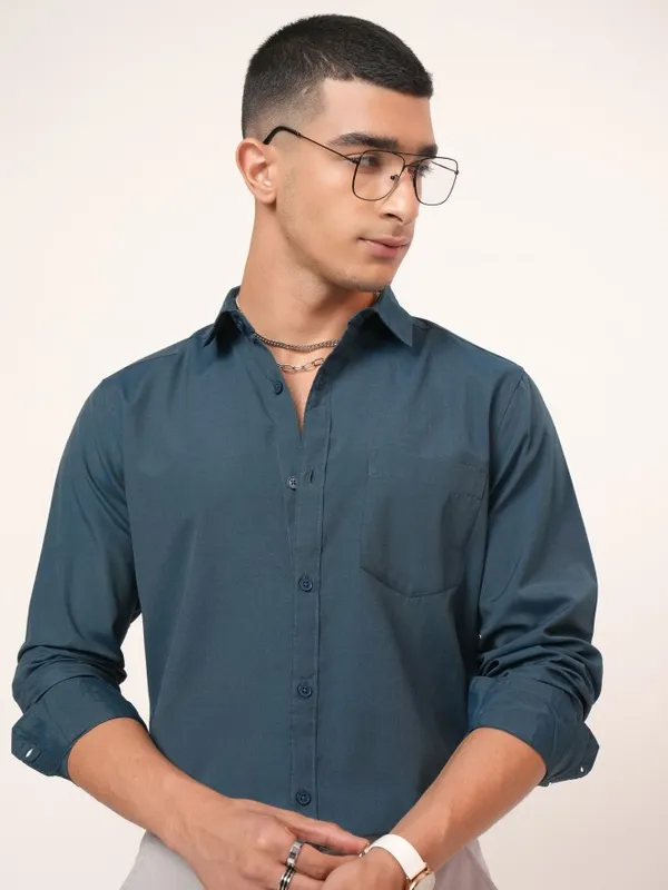  Highlander Men Teal Solid Slim Fit Casual Shirts