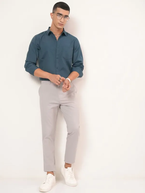  Highlander Men Teal Solid Slim Fit Casual Shirts