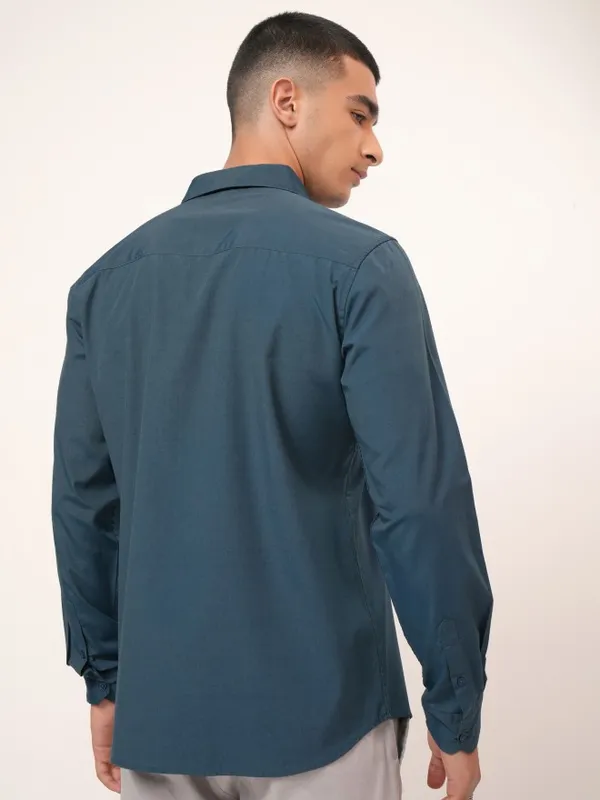  Highlander Men Teal Solid Slim Fit Casual Shirts