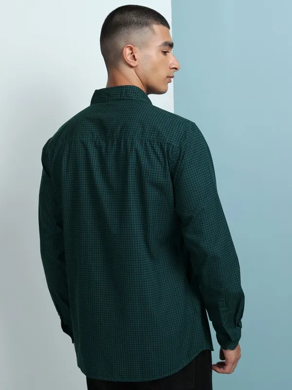 Highlander Men Green Checked Slim Fit Casual Shirt