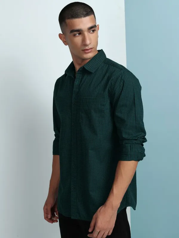 Highlander Men Green Checked Slim Fit Casual Shirt