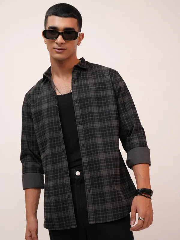  Highlander Men Grey Checked Slim Fit Casual Shirts