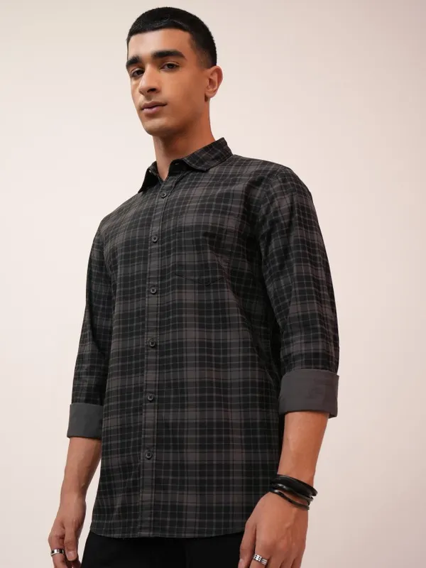  Highlander Men Grey Checked Slim Fit Casual Shirts