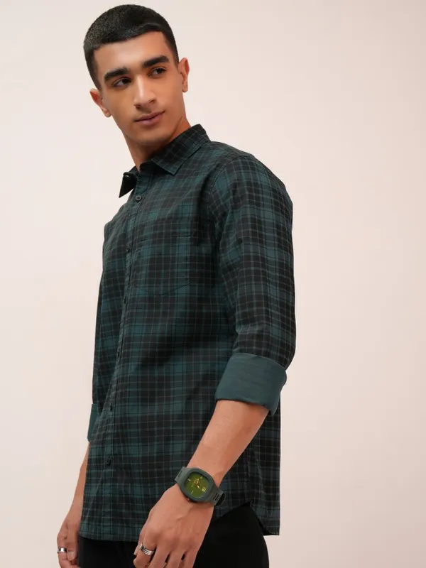  Highlander Men Teal Checked Slim Fit Casual Shirts