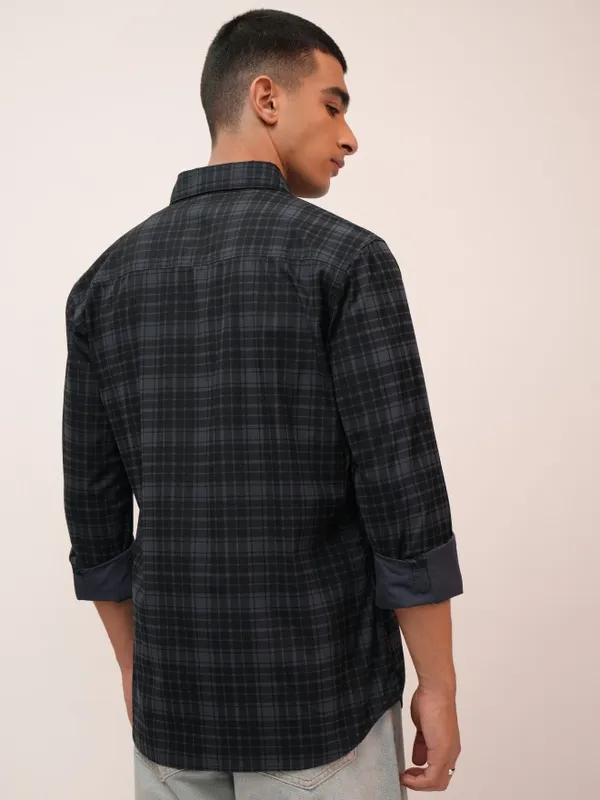  Highlander Men Blue Checked Slim Fit Casual Shirts